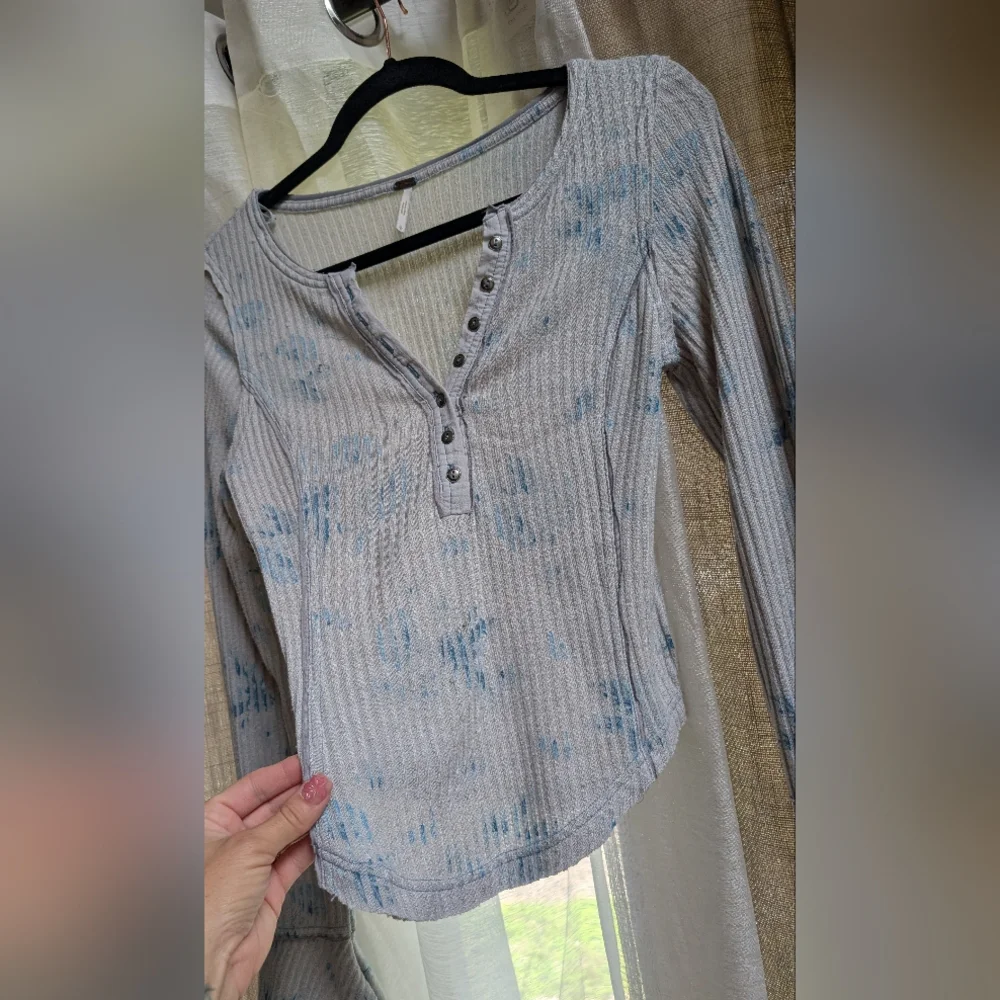 Free People Cream and Blue Ribbed Blouse with Flared Sleeves - Picture 2 of 5
